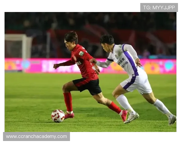 亚泰主帅苏亚雷斯因累积黄牌停赛 下轮战津门虎无法指挥球队 亚泰主帅苏亚雷斯因累积黄牌停赛 下轮战津门虎无法指挥球队